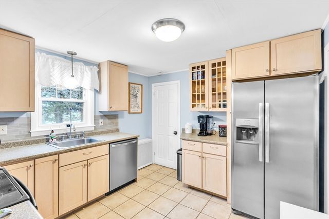 18 Westbrook Road, Worcester, MA 01602