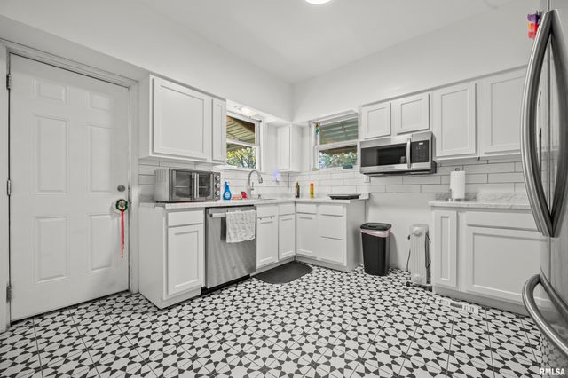 304 W MCCLURE Avenue, Peoria, IL 61604