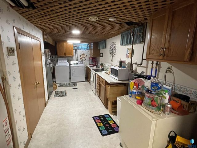 205 E 34th St Street, Sioux Falls, SD 57105