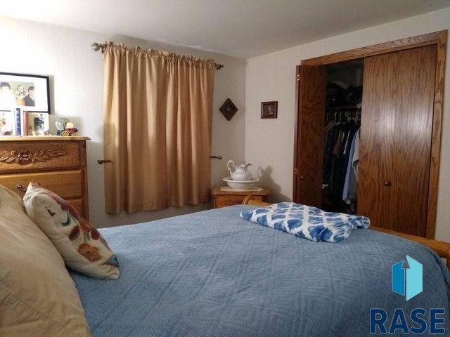 205 E 34th St Street, Sioux Falls, SD 57105