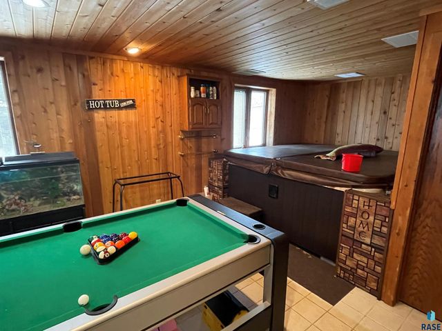 205 E 34th St Street, Sioux Falls, SD 57105