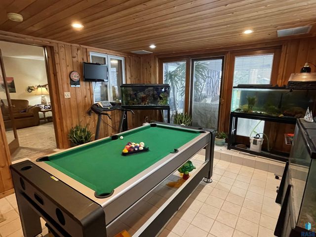 205 E 34th St Street, Sioux Falls, SD 57105