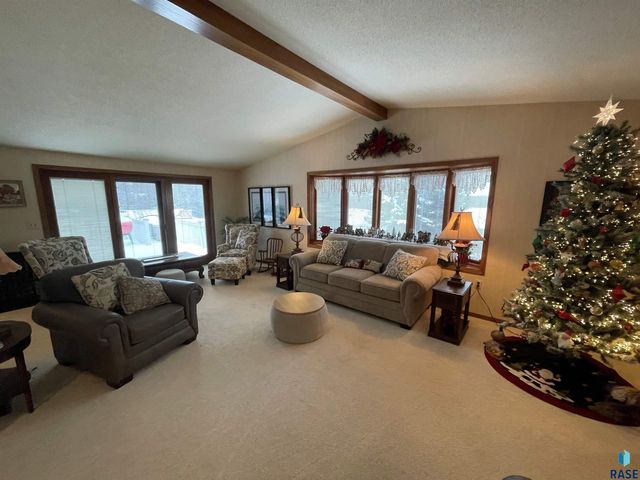 205 E 34th St Street, Sioux Falls, SD 57105