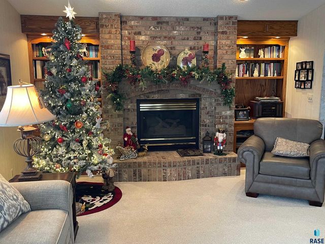 205 E 34th St Street, Sioux Falls, SD 57105