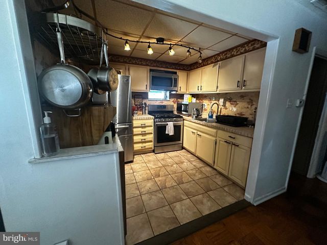 7400 SANDPIPER PL, Philadelphia, PA 19153