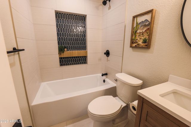 1940 W Kimberly Way, Phoenix, AZ 85027