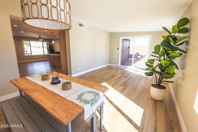 1940 W Kimberly Way, Phoenix, AZ 85027