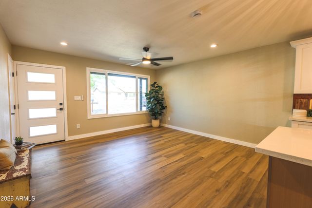 1940 W Kimberly Way, Phoenix, AZ 85027