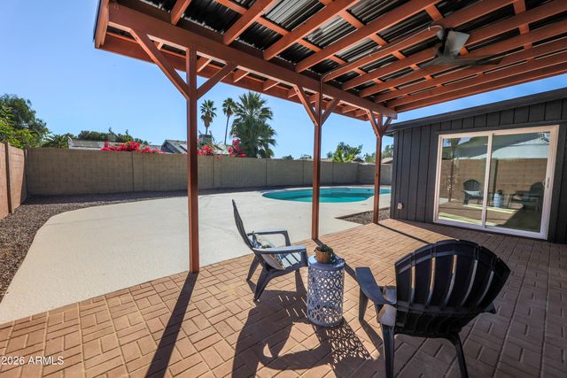 1940 W Kimberly Way, Phoenix, AZ 85027