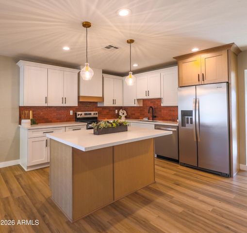 1940 W Kimberly Way, Phoenix, AZ 85027