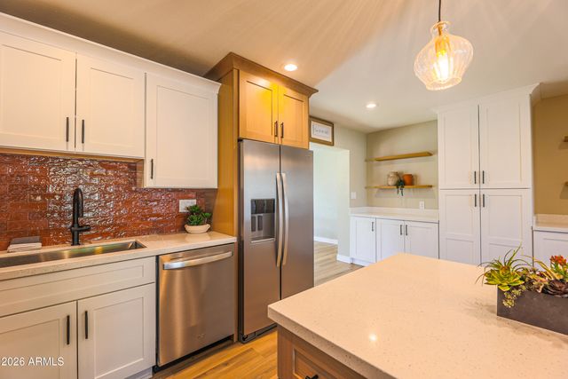 1940 W Kimberly Way, Phoenix, AZ 85027