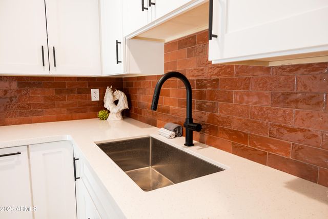 1940 W Kimberly Way, Phoenix, AZ 85027