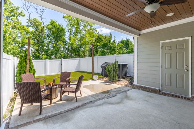 1556 Nickelby Pl, Thompsons Station, TN 37179