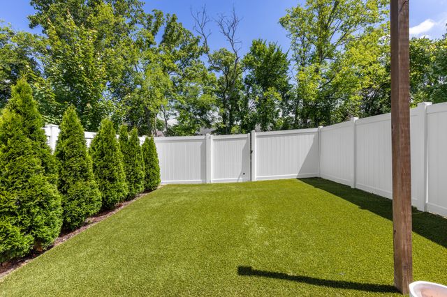 1556 Nickelby Pl, Thompsons Station, TN 37179