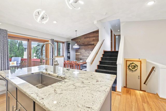 15 Eastridge Court, Madison, WI 53716