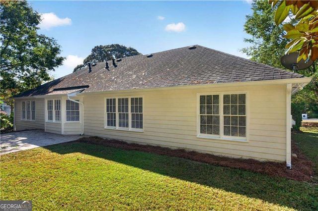 1405 Glenfield Drive, Lawrenceville, GA 30043