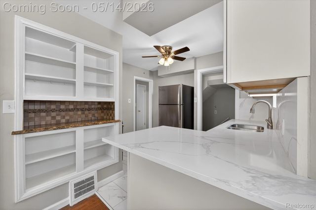 1781 Brys Drive, Grosse Pointe Woods, MI 48236