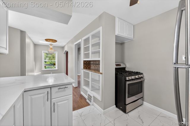 1781 Brys Drive, Grosse Pointe Woods, MI 48236