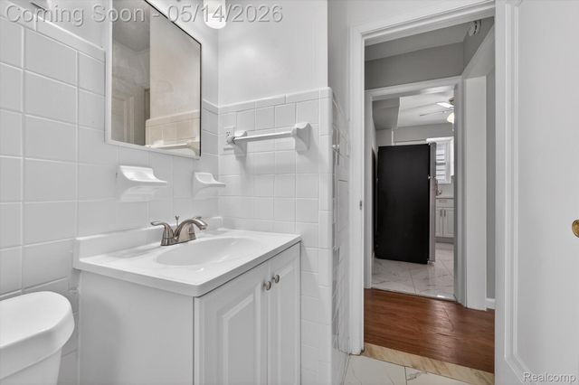 1781 Brys Drive, Grosse Pointe Woods, MI 48236