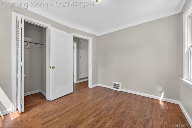 1781 Brys Drive, Grosse Pointe Woods, MI 48236