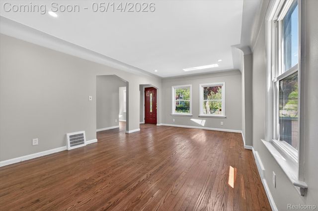 1781 Brys Drive, Grosse Pointe Woods, MI 48236
