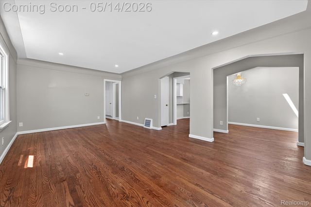 1781 Brys Drive, Grosse Pointe Woods, MI 48236