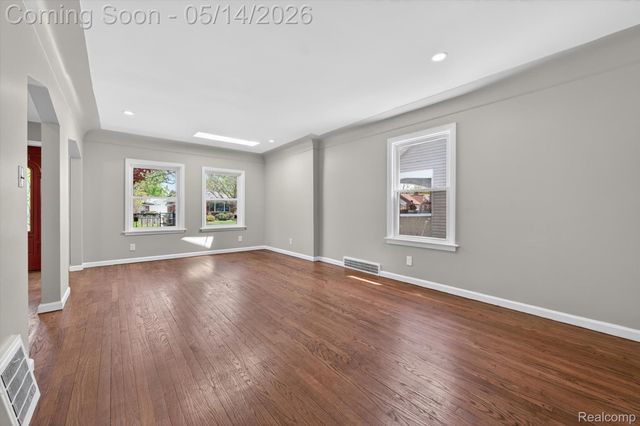 1781 Brys Drive, Grosse Pointe Woods, MI 48236