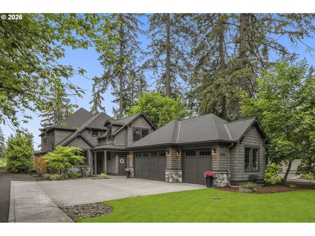 4200 UPPER Dr, Lake Oswego, OR 97035