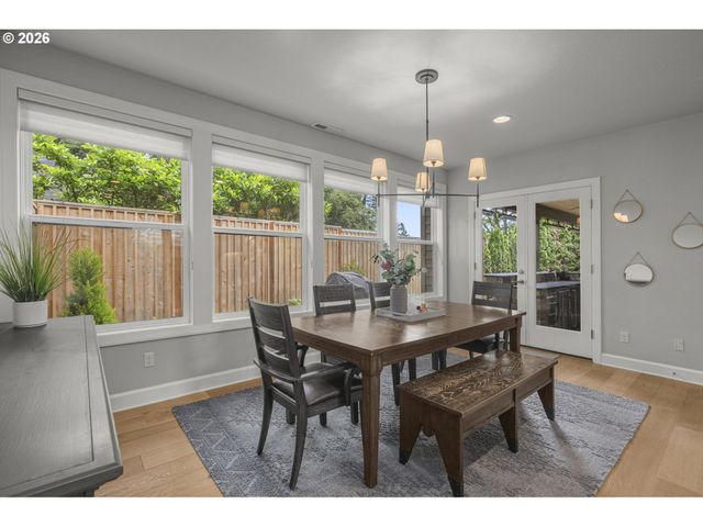 4200 UPPER Dr, Lake Oswego, OR 97035