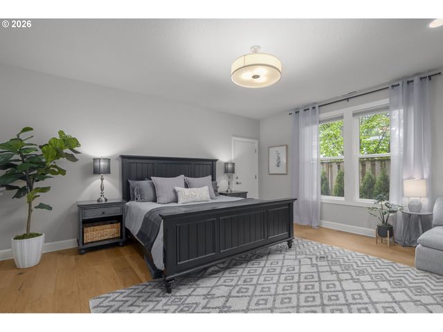 4200 UPPER Dr, Lake Oswego, OR 97035