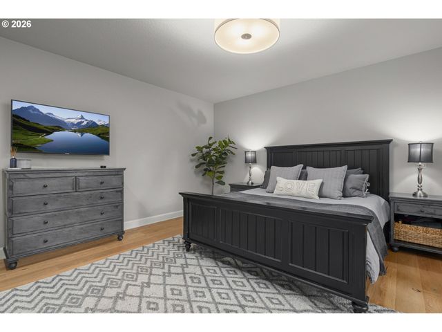 4200 UPPER Dr, Lake Oswego, OR 97035
