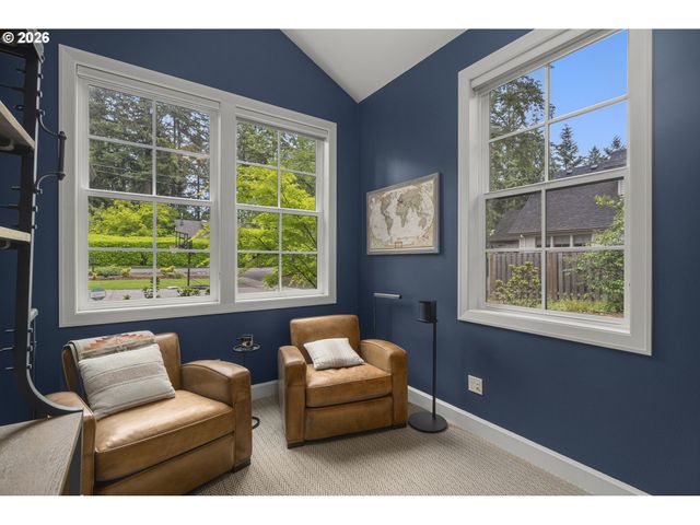 4200 UPPER Dr, Lake Oswego, OR 97035