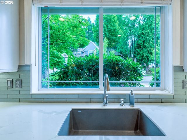 22765 Sw MIAMI Dr, Tualatin, OR 97062