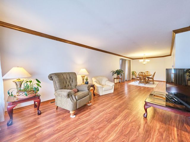 7201 W 110th Street, Worth, IL 60482