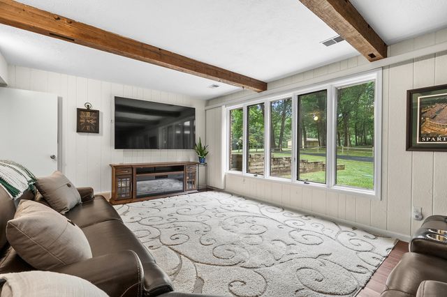 9929 W P Avenue, Kalamazoo, MI 49009