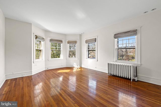 225 HAWTHORNE RD, Baltimore, MD 21210