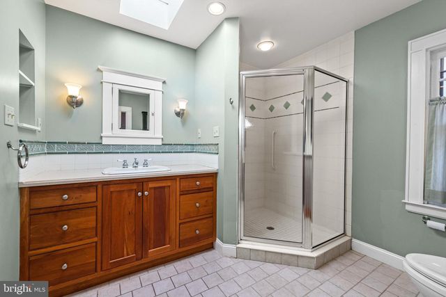 225 HAWTHORNE RD, Baltimore, MD 21210