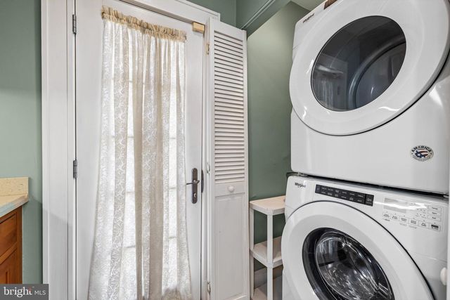 225 HAWTHORNE RD, Baltimore, MD 21210