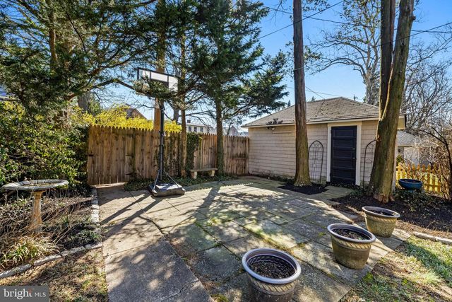 225 HAWTHORNE RD, Baltimore, MD 21210