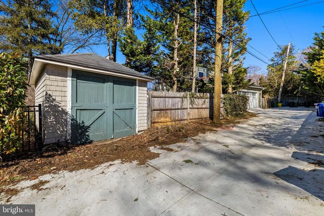 225 HAWTHORNE RD, Baltimore, MD 21210