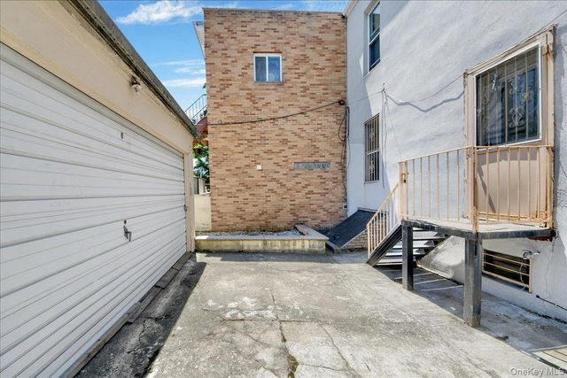 1032 Metcalf Avenue, Bronx, NY 10472