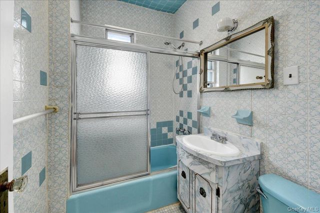 1032 Metcalf Avenue, Bronx, NY 10472