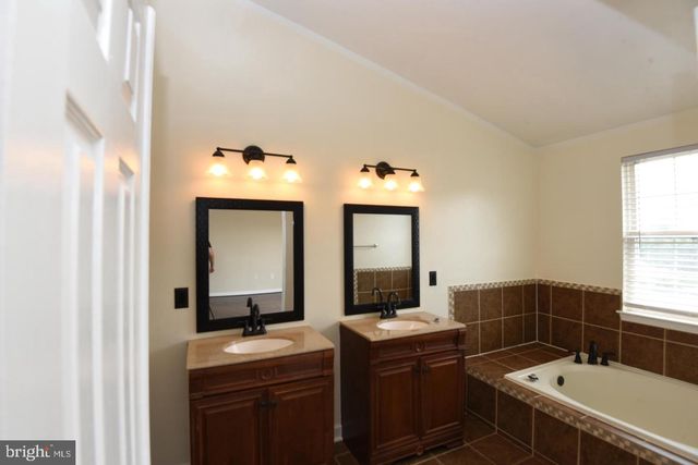 7953 COACHCREST CT, Manassas, VA 20109