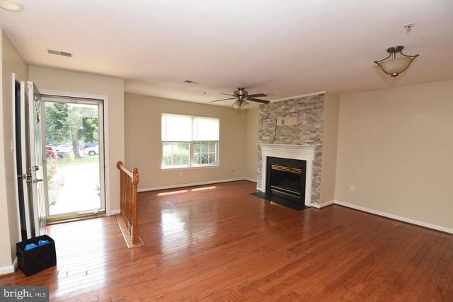 7953 COACHCREST CT, Manassas, VA 20109