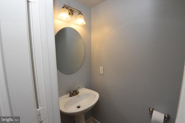 7953 COACHCREST CT, Manassas, VA 20109