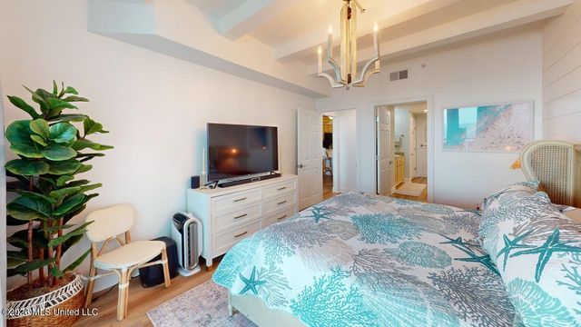 2230 Beach Drive, 806, Gulfport, MS 39507