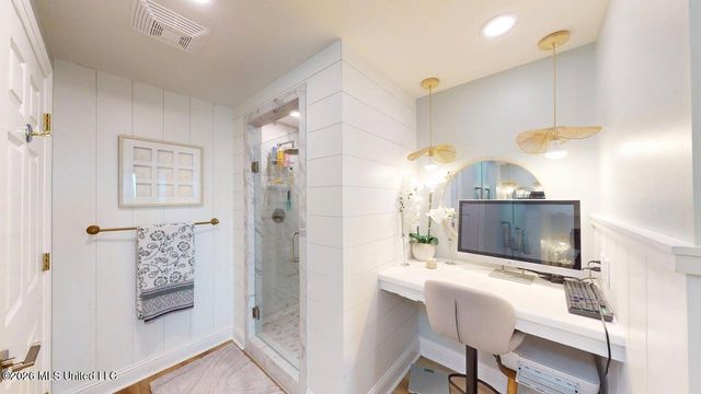 2230 Beach Drive, 806, Gulfport, MS 39507