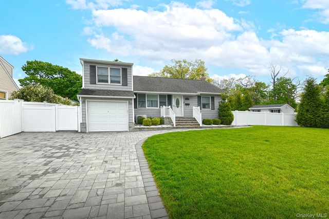 871 Pineneck Road, Seaford, NY 11783