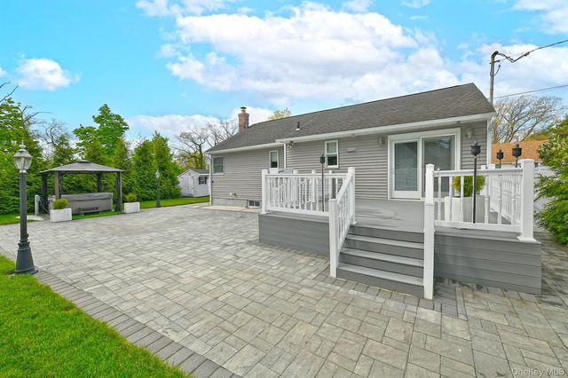 871 Pineneck Road, Seaford, NY 11783