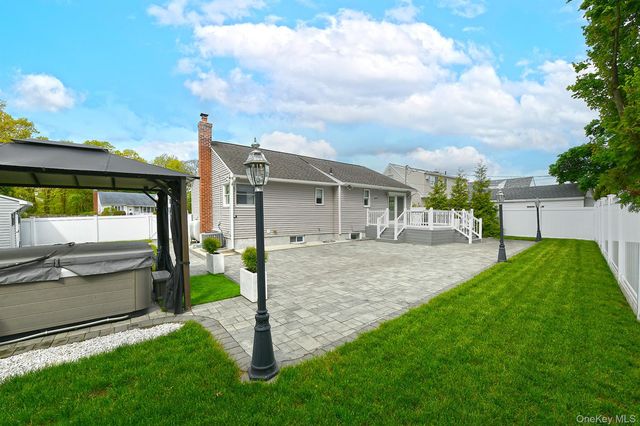 871 Pineneck Road, Seaford, NY 11783